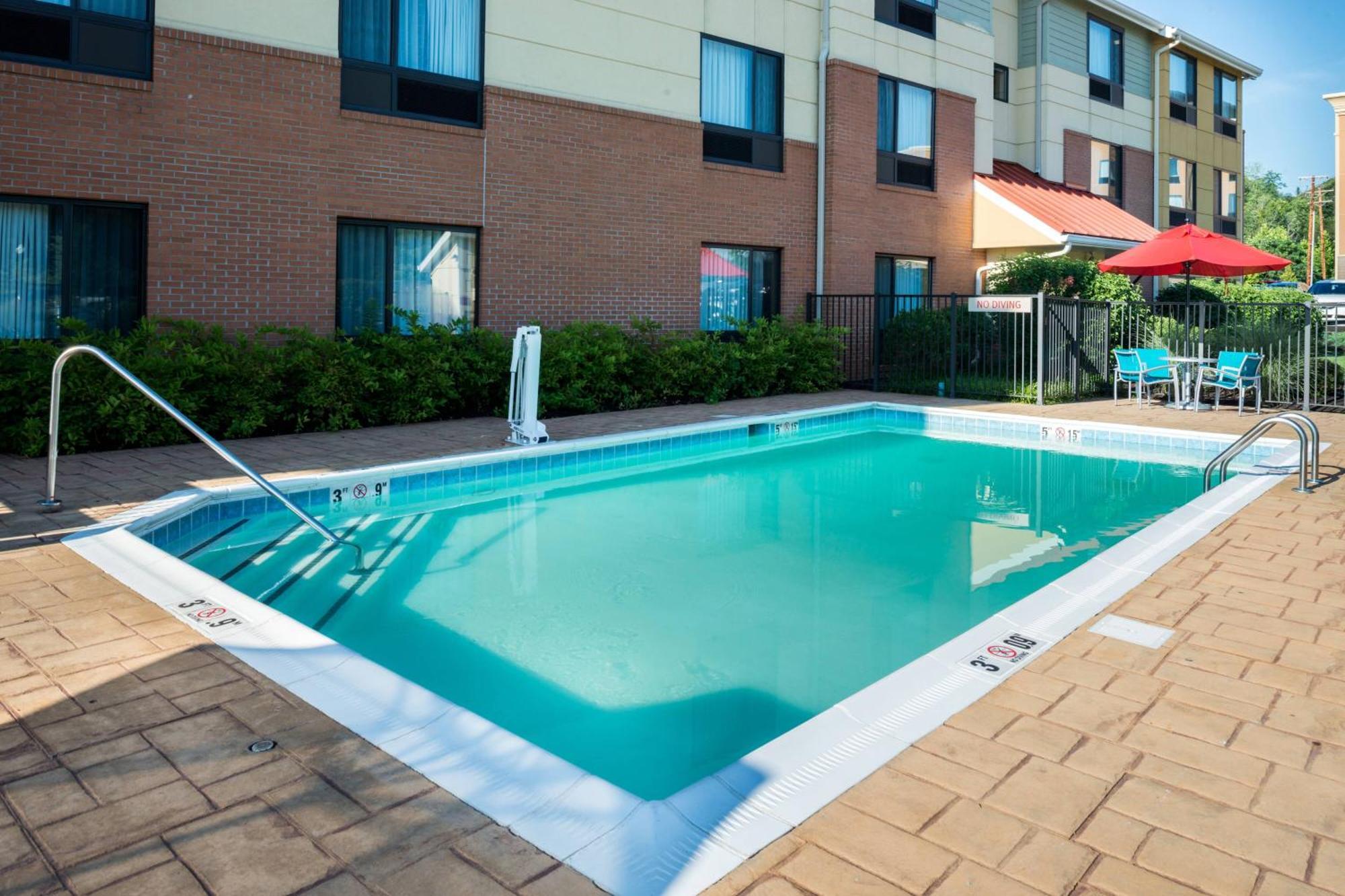 Towneplace Suites Huntington Extérieur photo